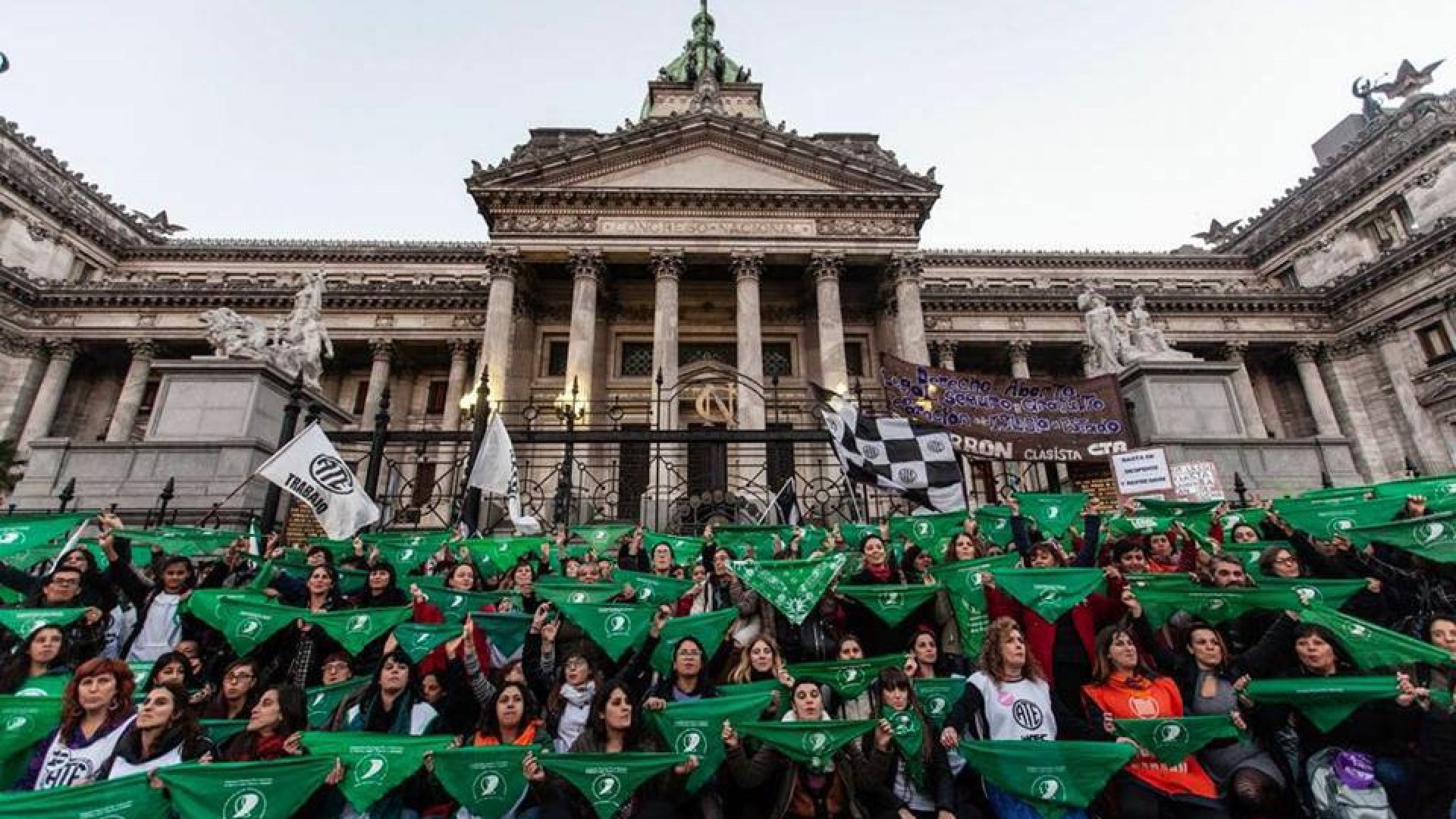 Pañuelazos en los sectores por el Aborto legal, seguro y gratuito