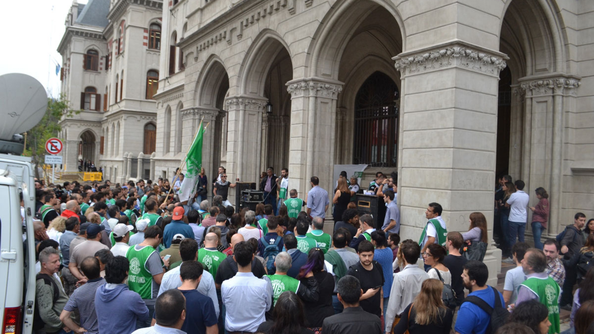 Acto por los despidos en las puertas del Ministerio de Agroindustria