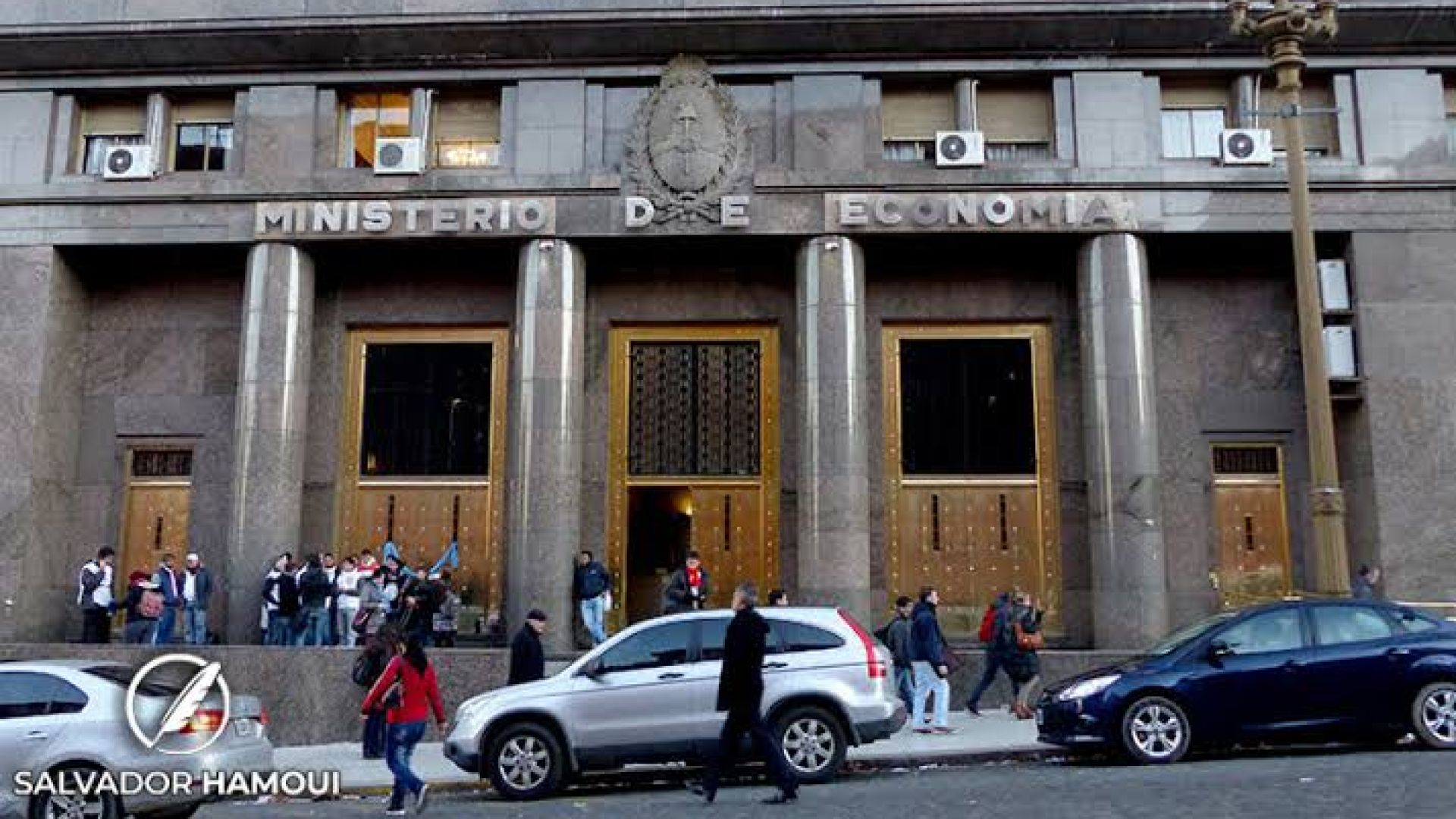 MECON: La Justicia ordenó reinstalar a una trabajadora despedida, en un fallo que reconoce la protección del cupo laboral trans y la tutela sindical