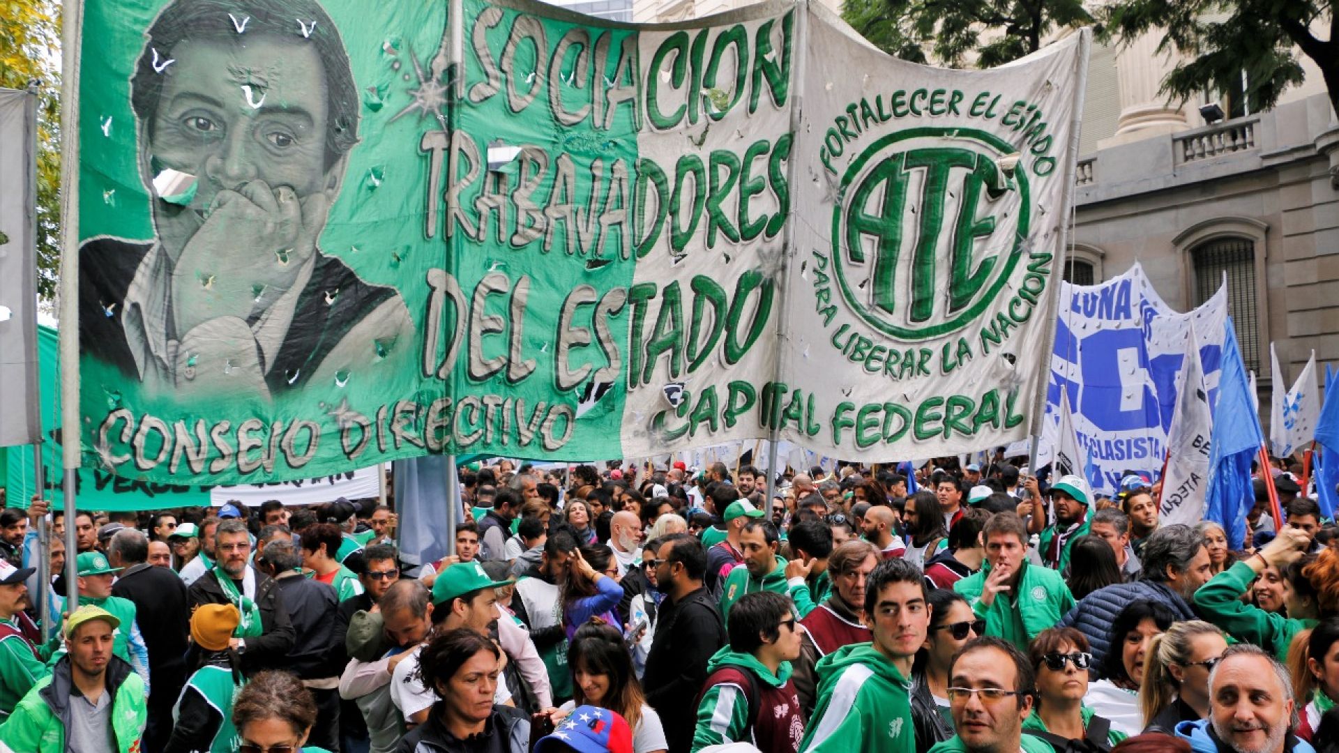 Alto acatamiento al paro nacional  y masiva movilización de trabajadores y trabajadoras a Plaza de Mayo