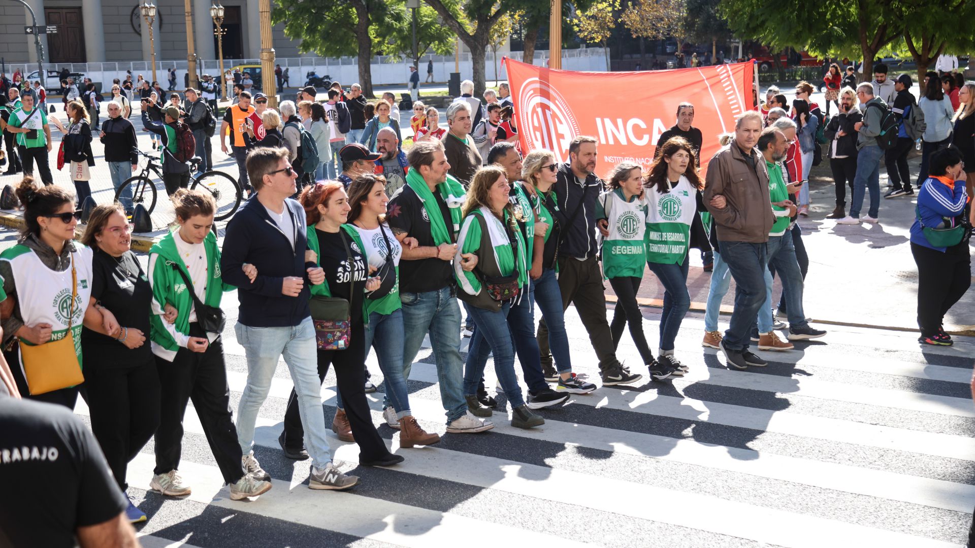 Paramos y movilizamos rechazando las paritarias a la baja