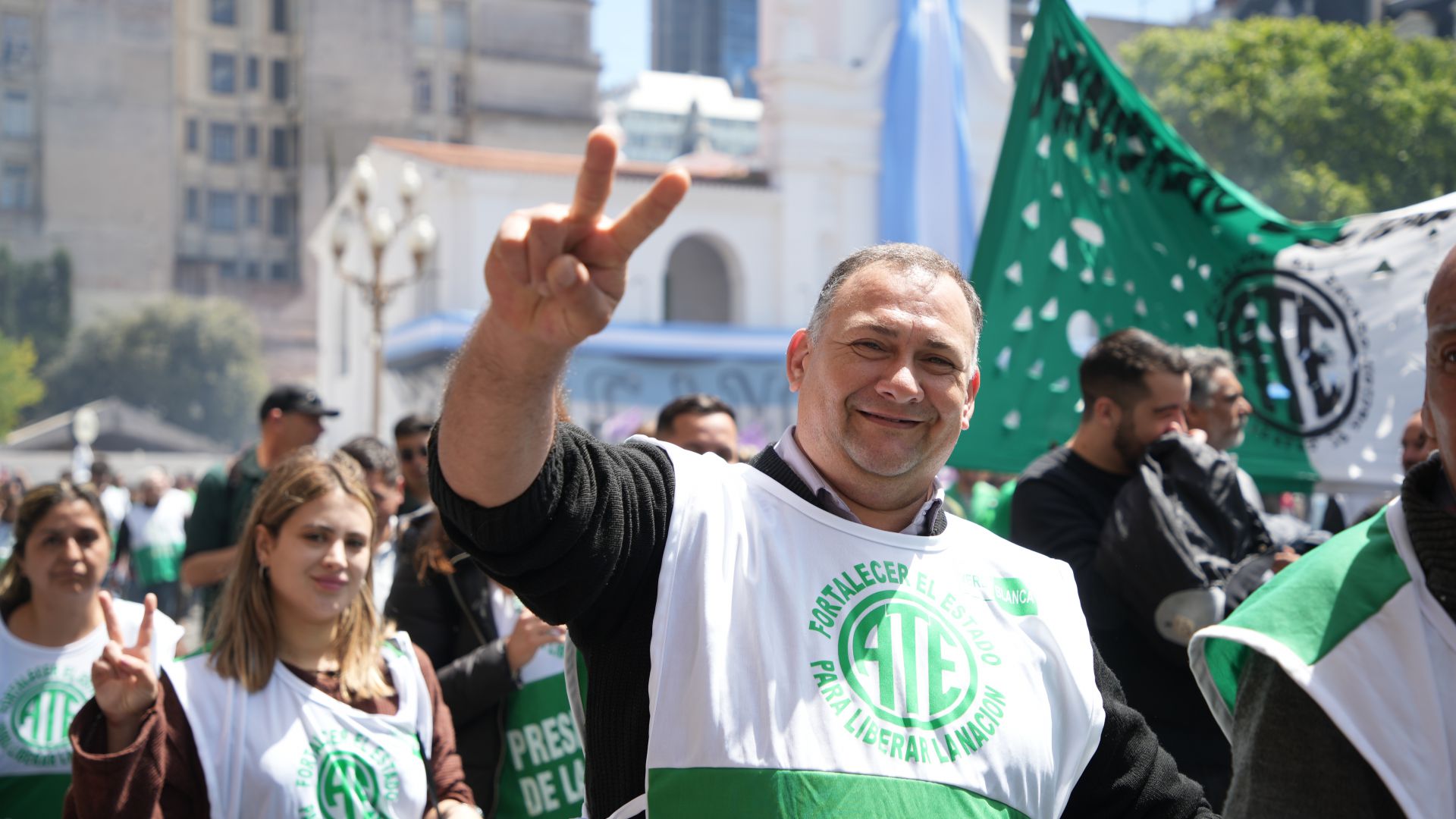 La Plaza de Mayo se llenó de dignidad