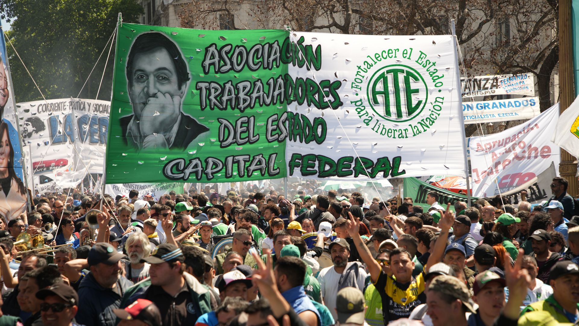 La Plaza de Mayo se llenó de dignidad