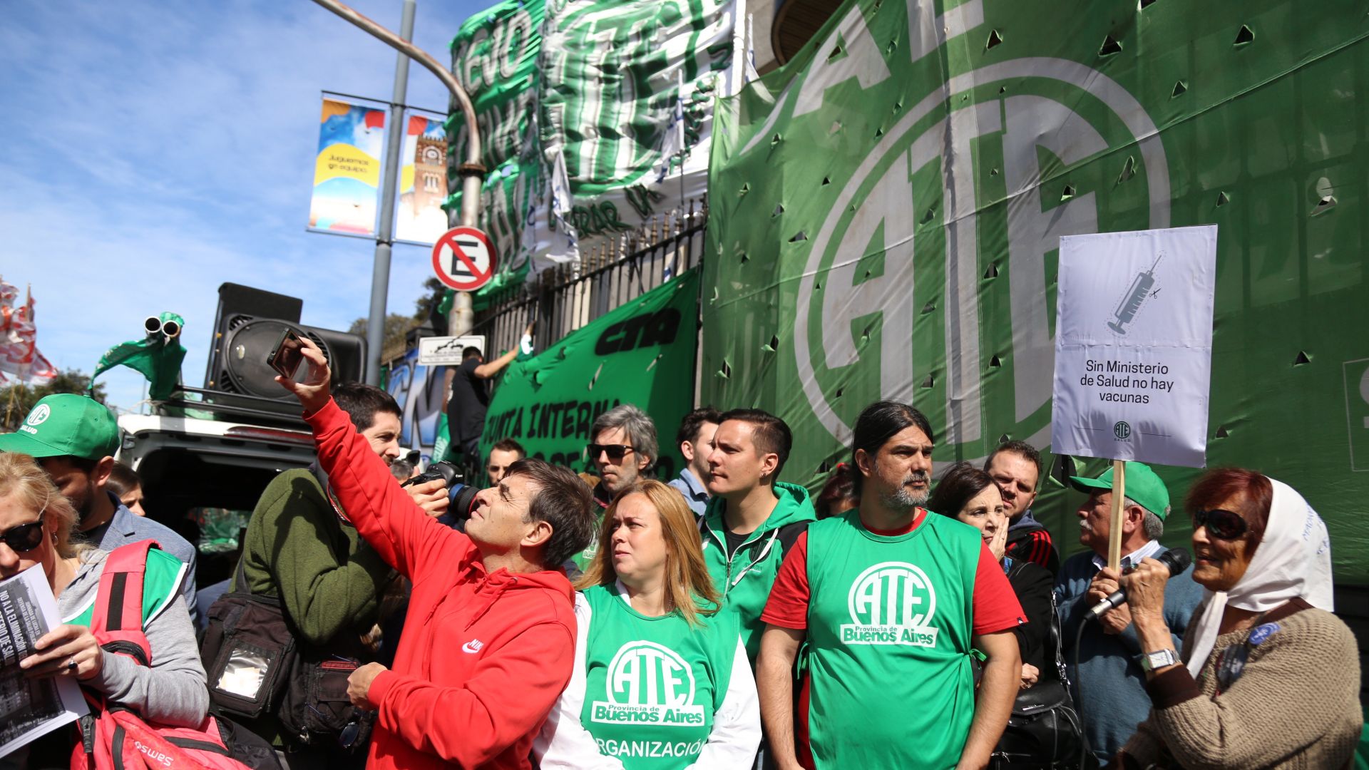 Multitudinaria movilización en Salud contra la eliminación del Ministerio