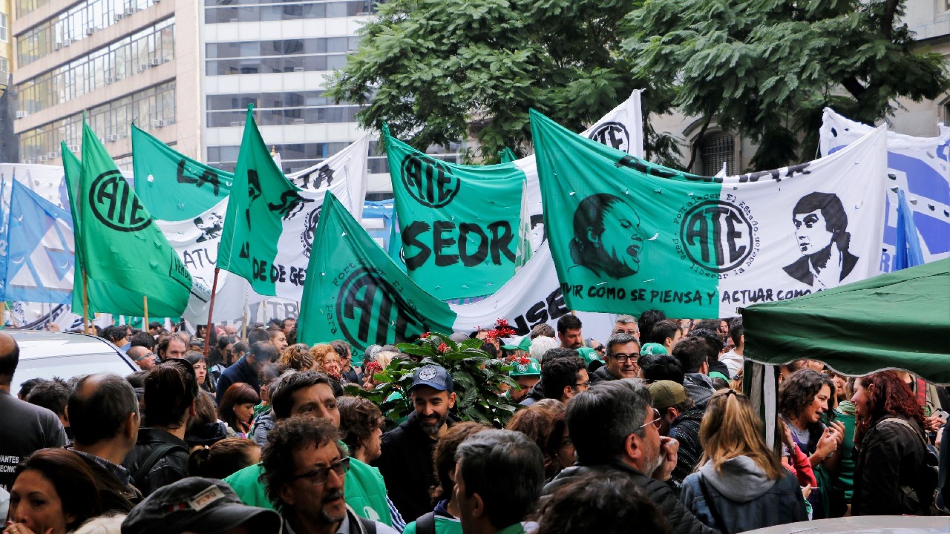 Alto acatamiento al paro nacional  y masiva movilización de trabajadores y trabajadoras a Plaza de Mayo