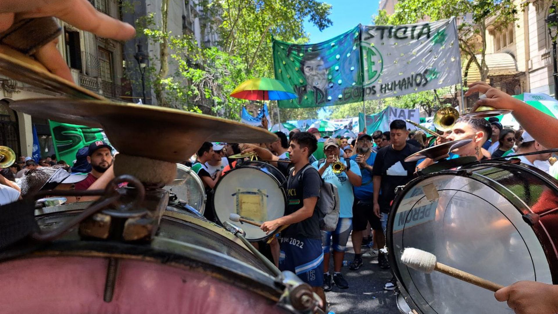 Paramos y movilizamos porque LA PATRIA NO SE VENDE