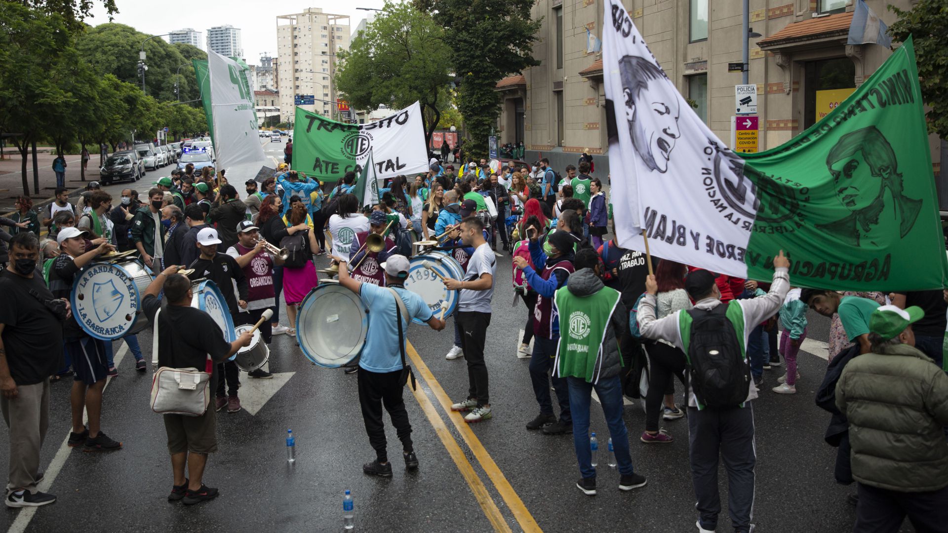 Multitudinaria movilización a Hacienda contra el fraude laboral de Larreta, por Pase a Planta en el GCBA y recomposición salarial urgente